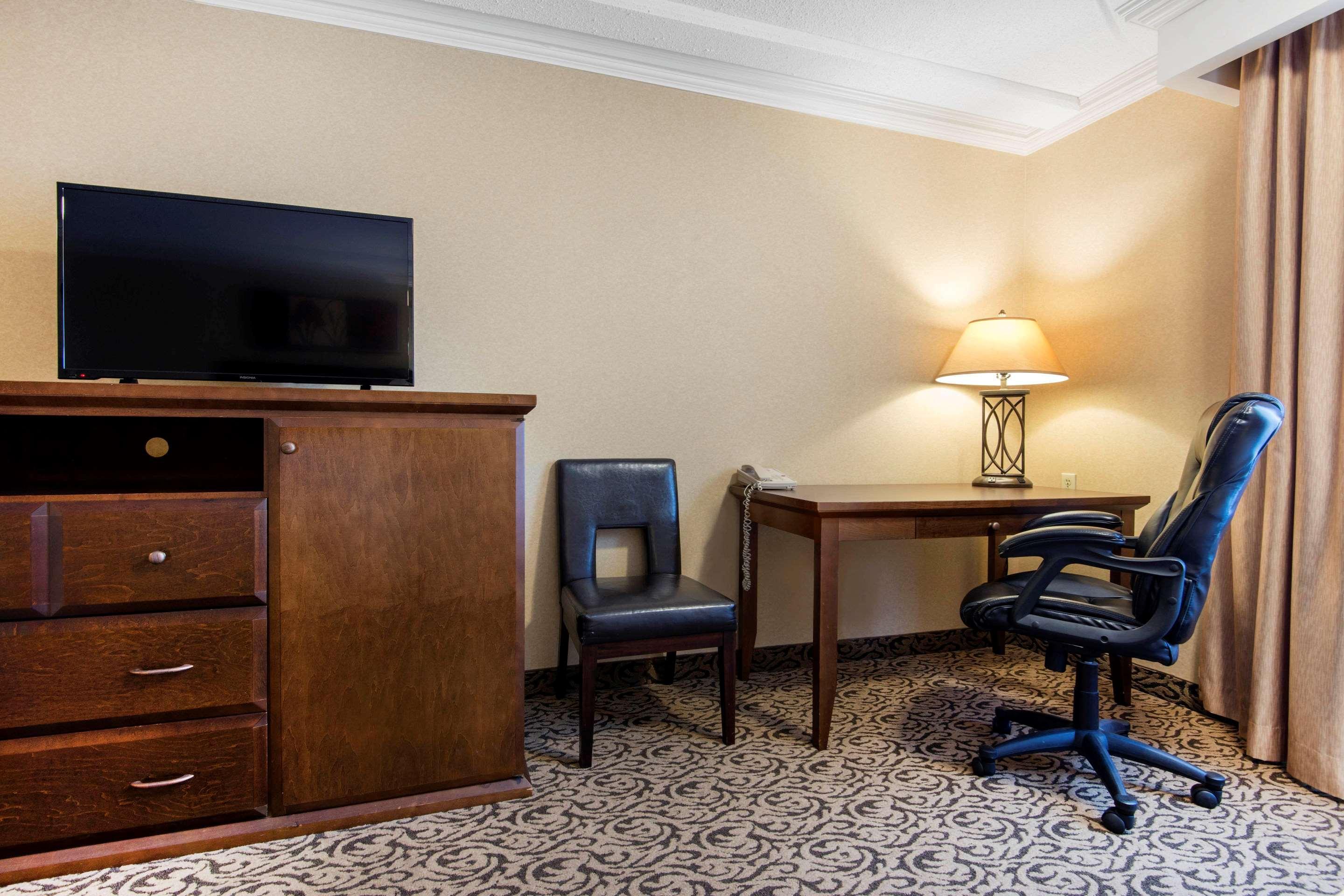 Quality Inn & Conference Centre Midland Ngoại thất bức ảnh