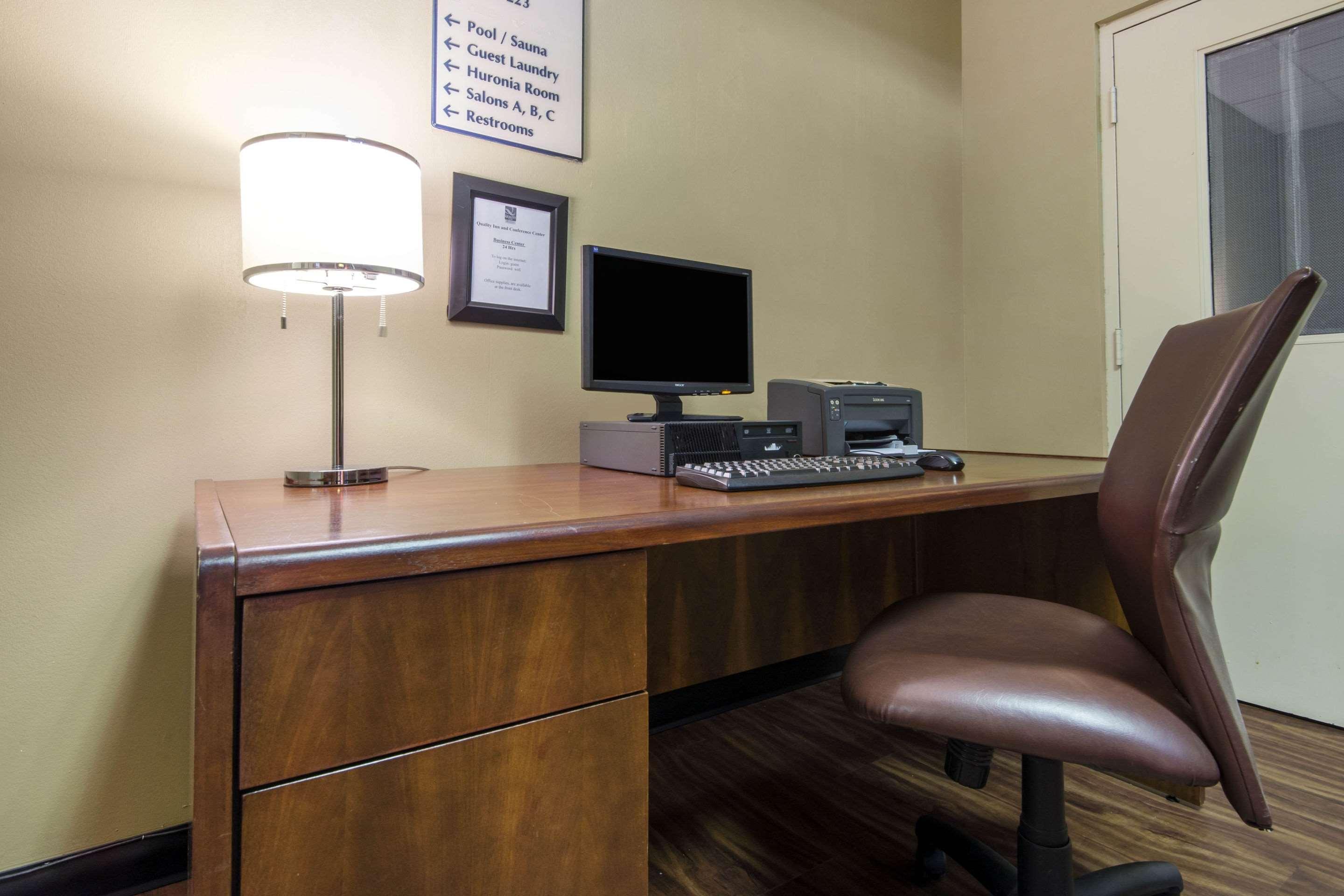 Quality Inn & Conference Centre Midland Ngoại thất bức ảnh